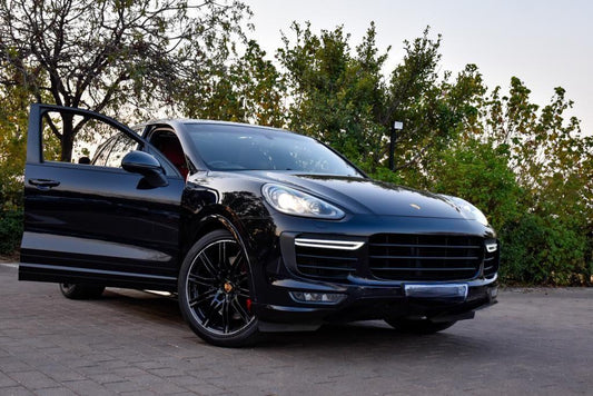 Arrive in Style: Why Chauffeur Services Are the New Standard for Matric Dances and Weddings