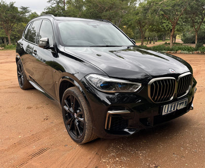 BMW X5 M50i