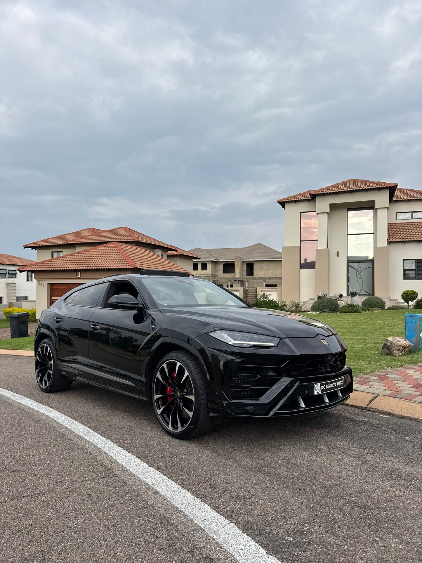 Lamborghini Urus Black