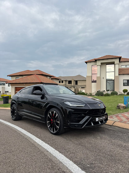 Lamborghini Urus Black