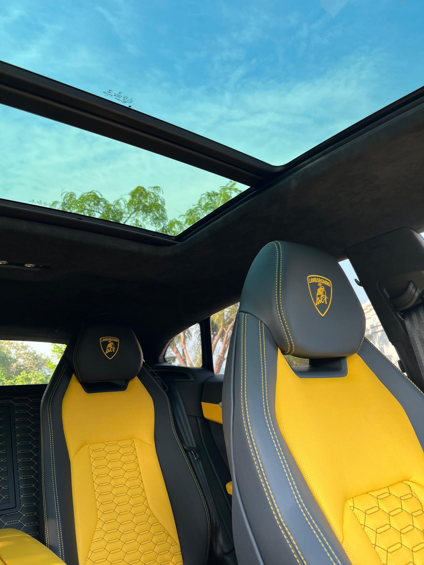 Lamborghini Urus Yellow