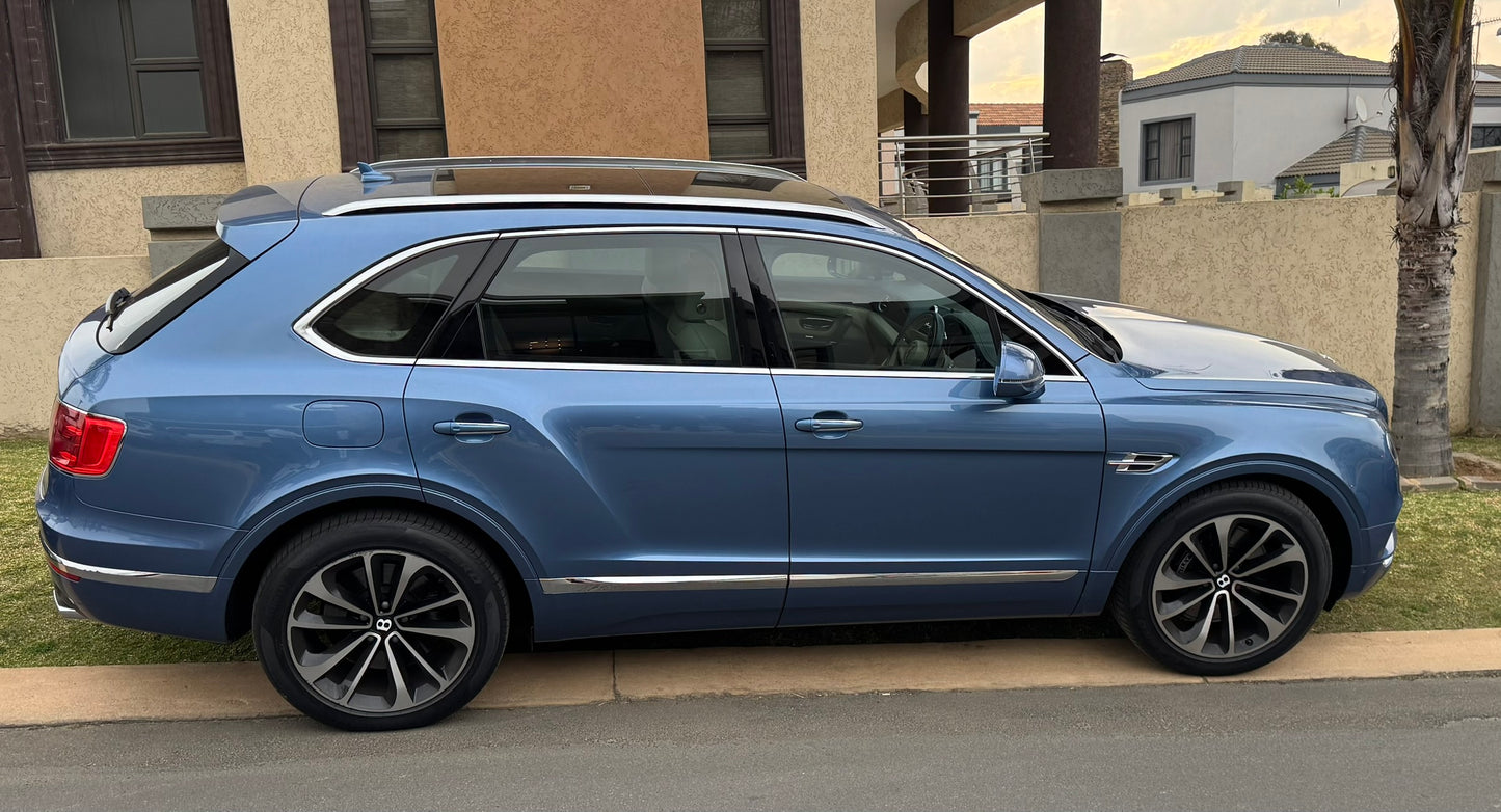 Bentley Bentayga Baby Blue